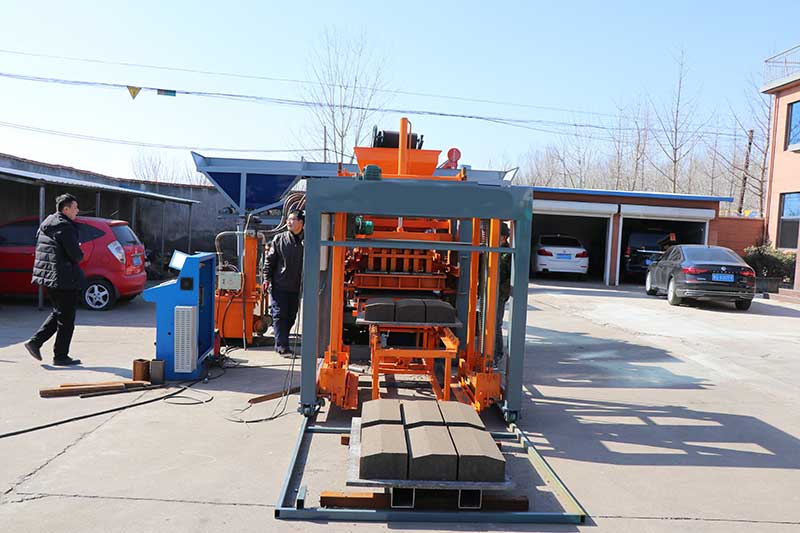 osino-QT6-15-automatic-hydraulic-concrete-brick-making-amchine-price.jpg