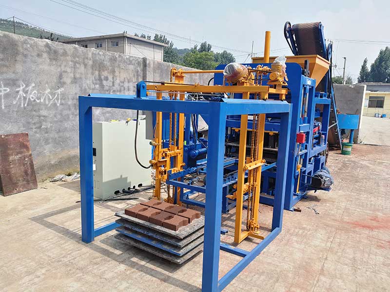 Osino-QT4-18-automatic-hydraulic-cocnrete-paver-block-making-machine-price.jpg