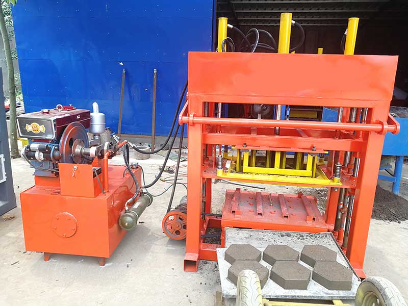 Osino-QT4-30-diesel-engine-hydraulic-mix-well-paver-block-machine.jpg